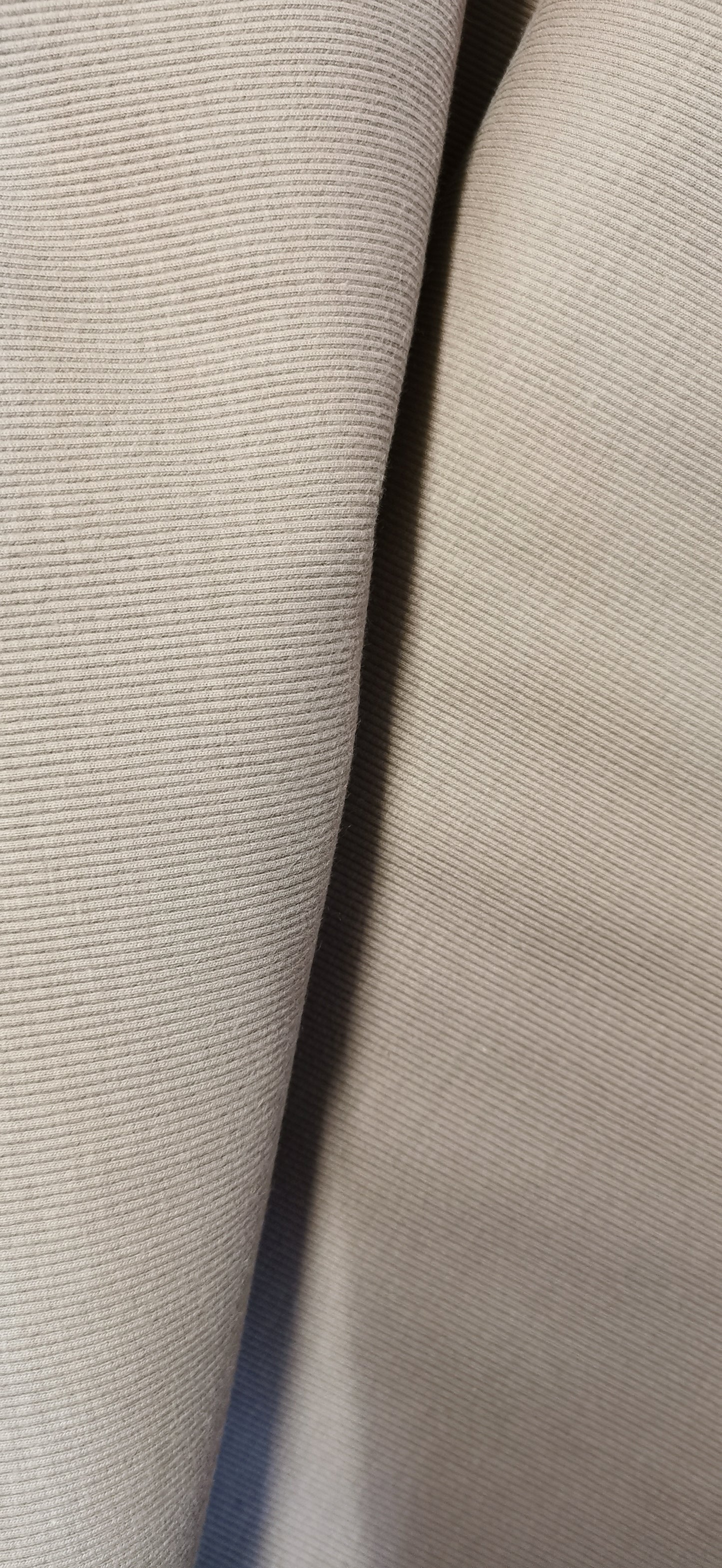 Bord côtes fin taupe rayures fines