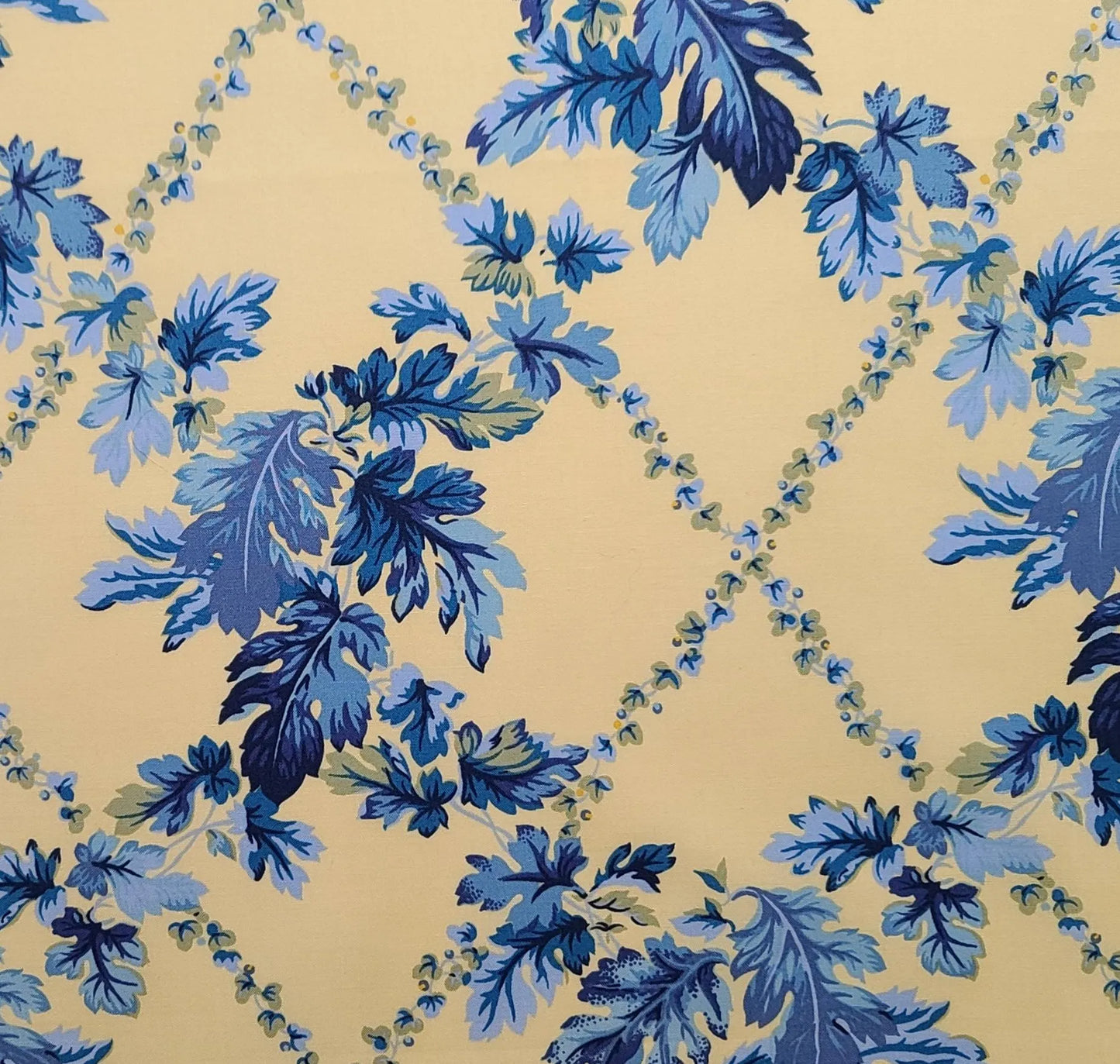 Jaune et feuilles bleues "Krystal Lilies" Marianne Elizabeth PB Textiles